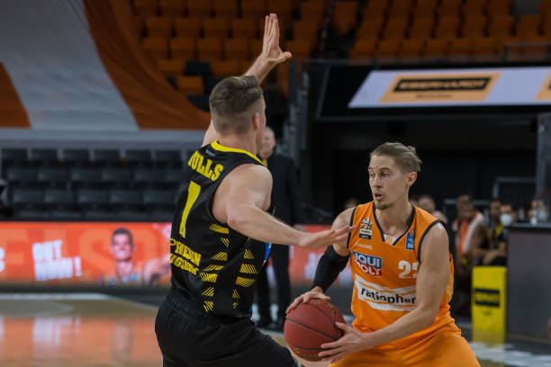 义未来足球 义未来足球